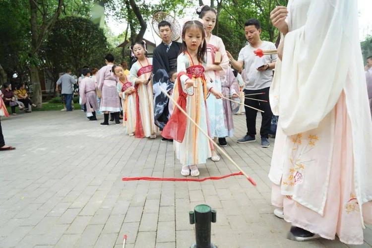 王中王493333特马王中王和儿童节与儿童节几岁到几岁的孩子可以过