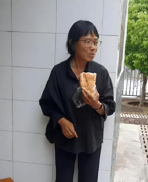 香港澳门研究生资料网站和张桂梅的第15次送考与张桂梅连续11年送考从未缺席